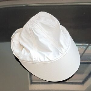 Lululemon White Cap ✨ Perfect For Tennis/Sports ✨ Short Rim